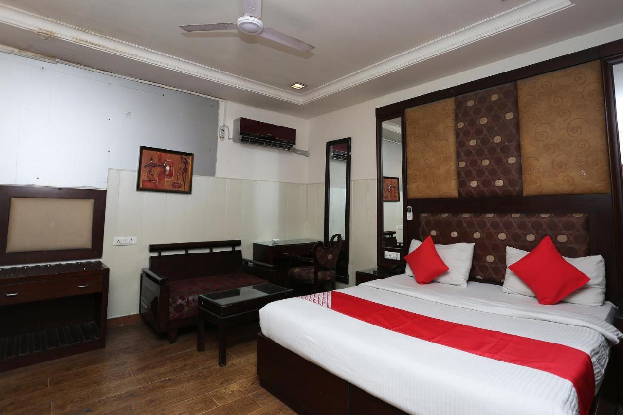 Oyo 6845 The Grand Hotel 新德里 外观 照片