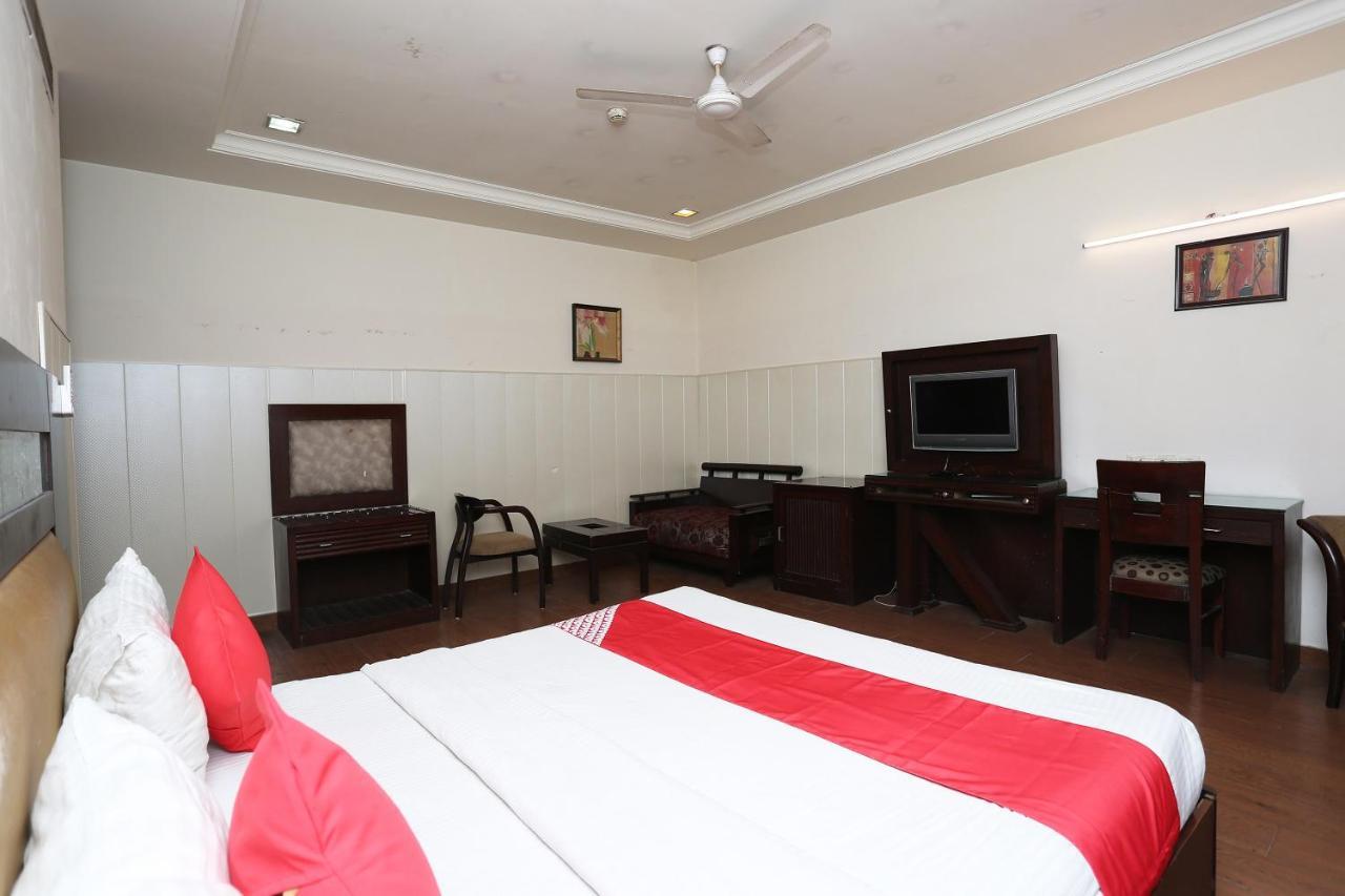 Oyo 6845 The Grand Hotel 新德里 外观 照片