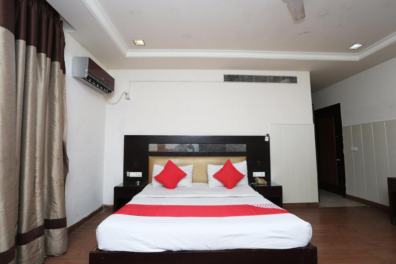 Oyo 6845 The Grand Hotel 新德里 外观 照片