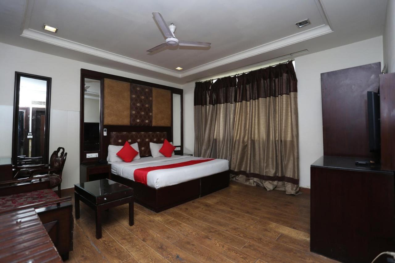 Oyo 6845 The Grand Hotel 新德里 外观 照片
